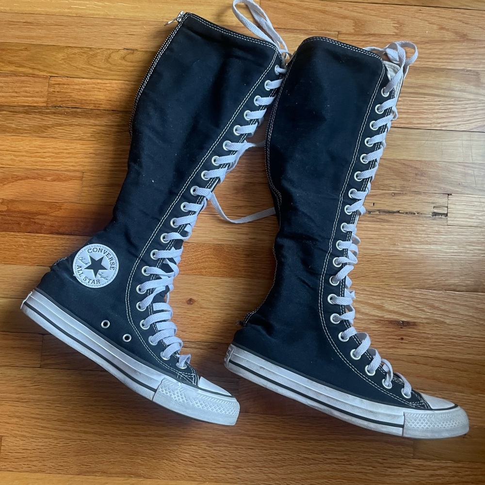 Converse Black and White Lace Up Boots sz 7